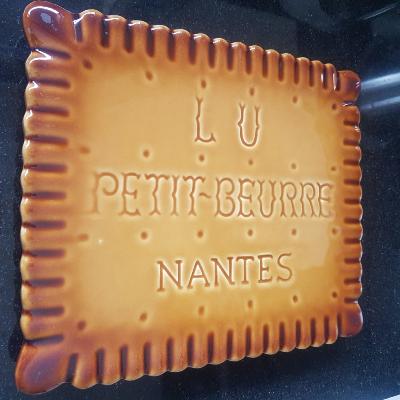 Dessous de plat petit beurre biscuit LU publicitaire en faïence