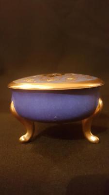 Bonbonnière boite à dragées, bleu et doré en porcelaine 1900