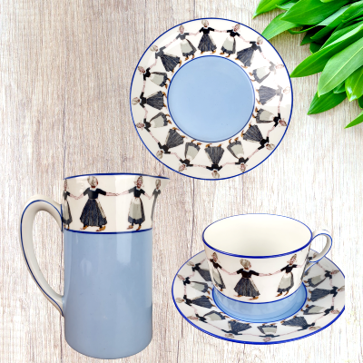 Tasse bretonne, assiette et pichet porcelaine Limoges U.C, farandole