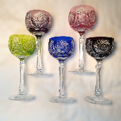 Verres à vin en cristal taillé couleur