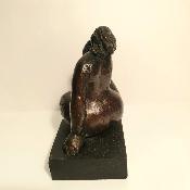 Sculpture contemporaine femme en bronze à la cire perdue