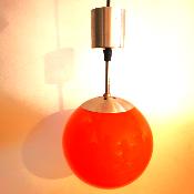 Suspension vintage boule opaline orange, 1970